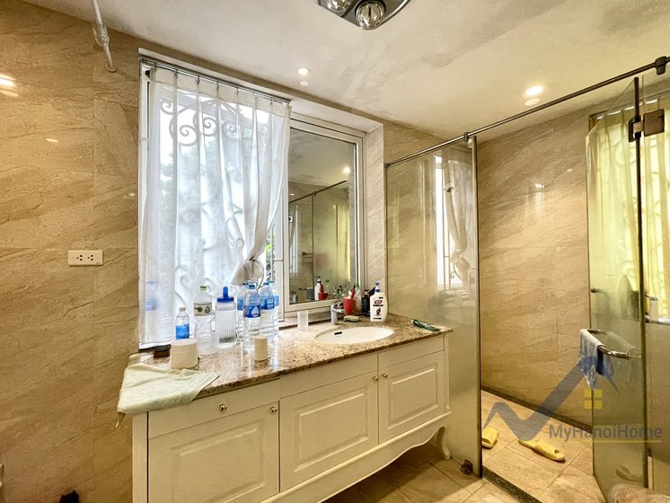Thuê liền kề Vinhomes Riverside trang bị full nội thất hiện đại 10