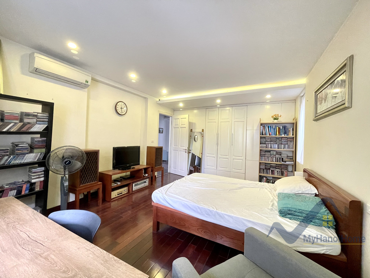 Thuê liền kề Vinhomes Riverside trang bị full nội thất hiện đại 14