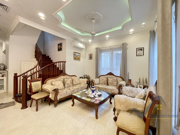 Thuê liền kề Vinhomes Riverside trang bị full nội thất hiện đại 3