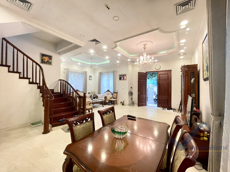 Thuê liền kề Vinhomes Riverside trang bị full nội thất hiện đại 4