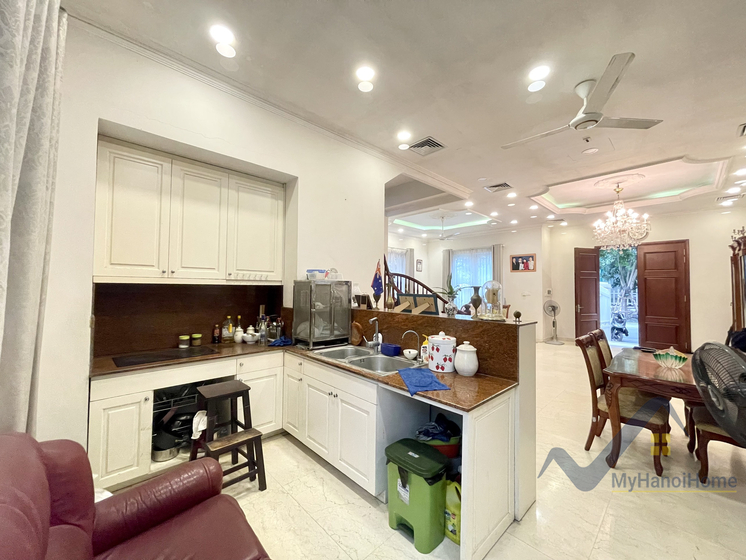 Thuê liền kề Vinhomes Riverside trang bị full nội thất hiện đại 7