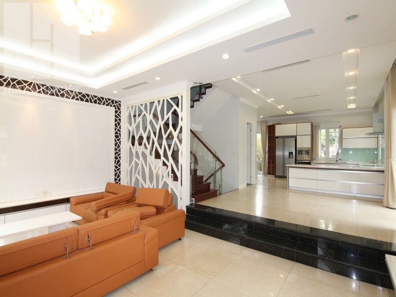 Thuê nhà biệt thự Hoa Sữa Vinhomes Riverside, có sông đủ đồ gần BIS 2
