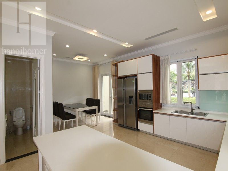 Thuê nhà biệt thự Hoa Sữa Vinhomes Riverside, có sông đủ đồ gần BIS 4