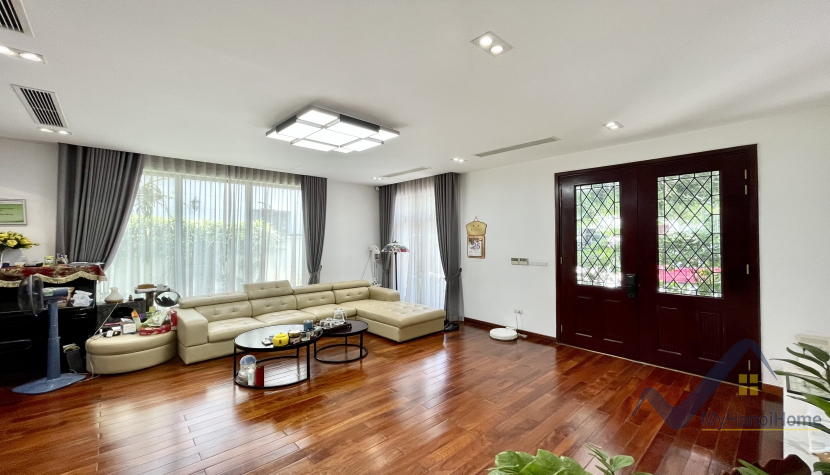Thuê nhà Harmony Long Biên 4 phòng ngủ, 4WC đủ đồ 3