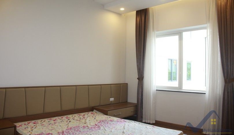 Thuê nhà liền kề Vinhomes Riverside gần Vincom Plaza 13