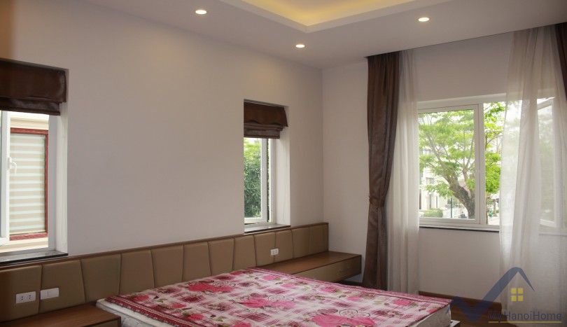 Thuê nhà liền kề Vinhomes Riverside gần Vincom Plaza 9