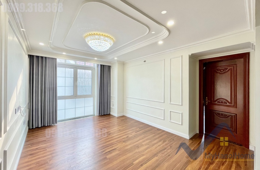 Thuê nhà tại Vinhome Riverside đường Hoa Phượng có thang máy 13