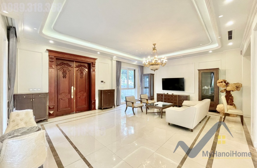 Thuê nhà tại Vinhome Riverside đường Hoa Phượng có thang máy 2