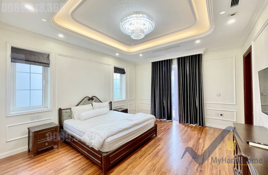 Thuê nhà tại Vinhome Riverside đường Hoa Phượng có thang máy 22
