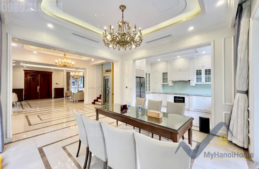 Thuê nhà tại Vinhome Riverside đường Hoa Phượng có thang máy 5
