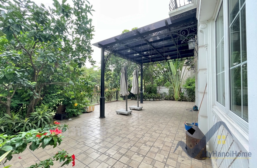 Thuê nhà tại Vinhome Riverside đường Hoa Phượng có thang máy 7