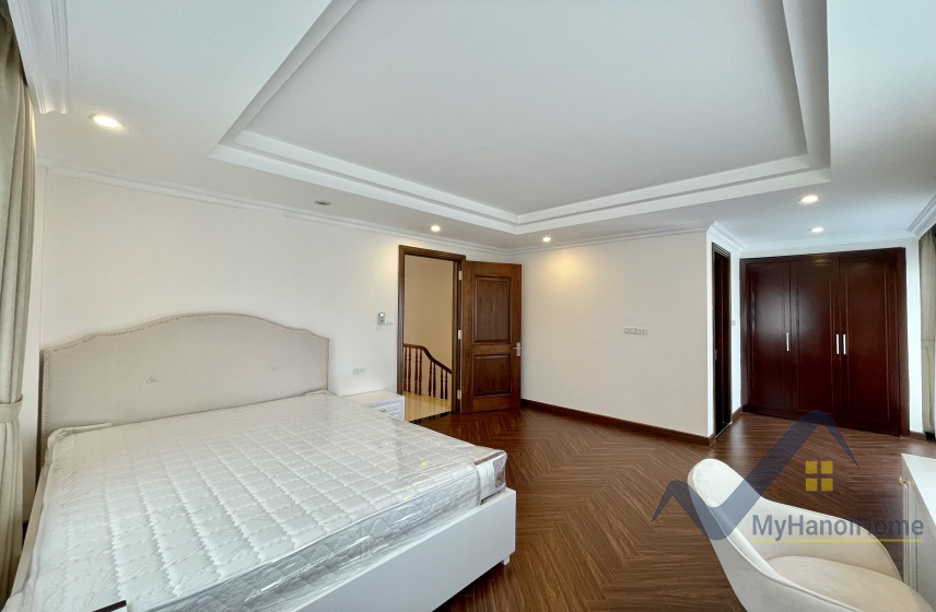 Thuê nhà Vinhomes Riverside căn song lập khu Hoa Sữa 16