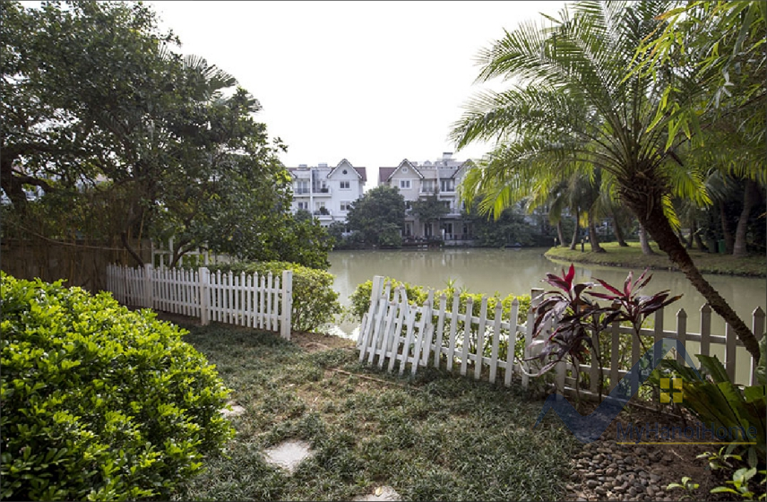 Thuê nhà Vinhomes Riverside căn song lập khu Hoa Sữa 5