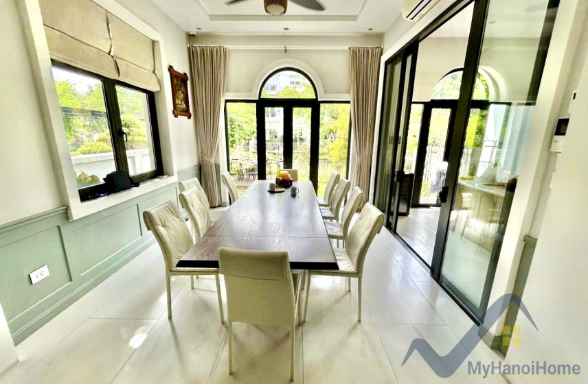 Thuê nhà Vinhomes Riverside đủ nội thất căn song lập 4PN 2
