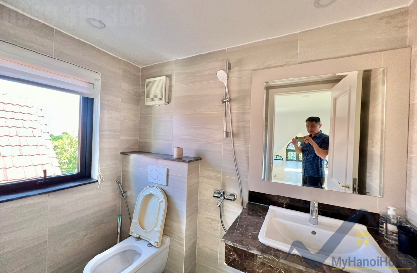 Thuê nhà Vinhomes Riverside đủ nội thất căn song lập 4PN 14