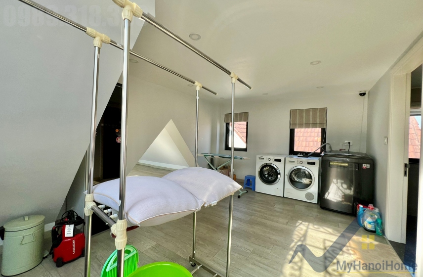 Thuê nhà Vinhomes Riverside đủ nội thất căn song lập 4PN 15