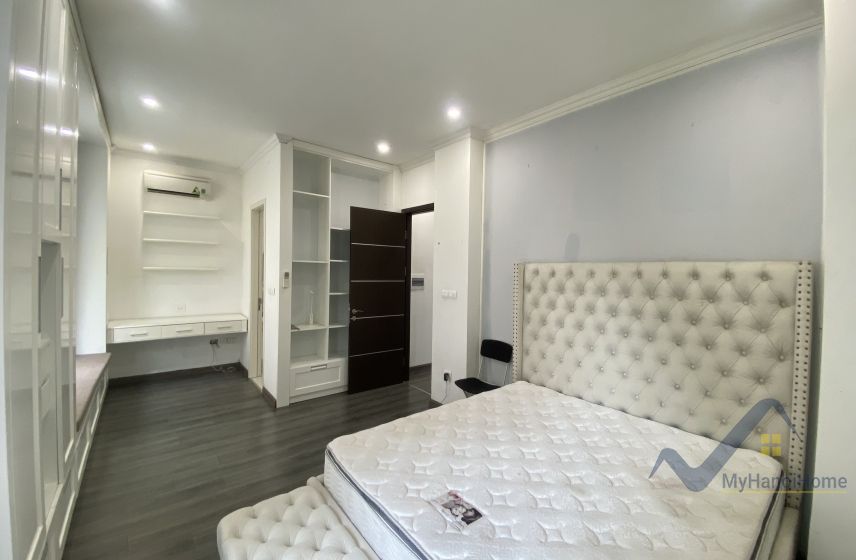 Thuê nhà Vinhomes Riverside Hà Nội hoàn thiện full nội thất 12