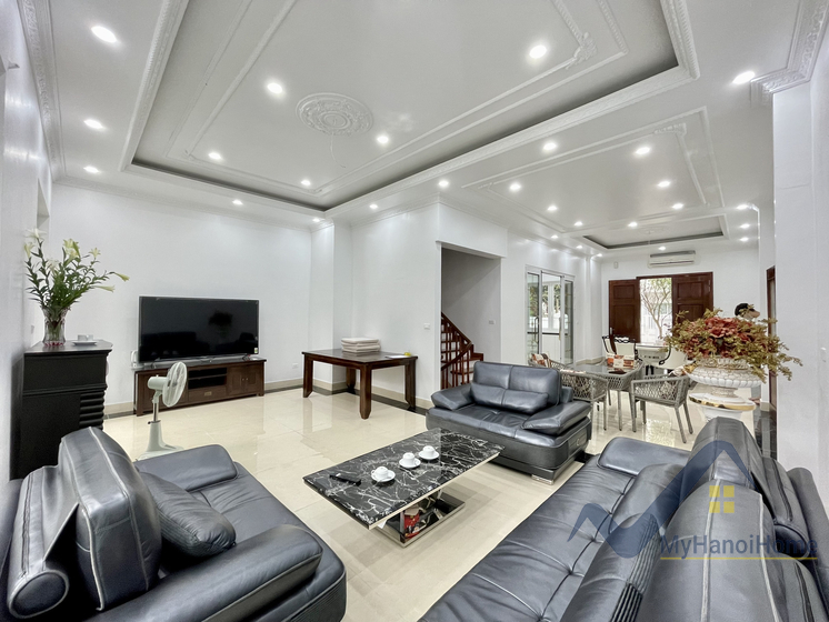 Thuê song lập biệt thự Vinhomes Riverside khu Hoa Sữa 1