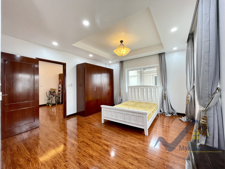 Thuê song lập biệt thự Vinhomes Riverside khu Hoa Sữa 10