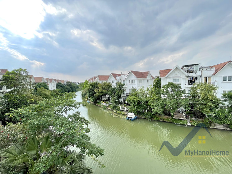 Thuê song lập biệt thự Vinhomes Riverside khu Hoa Sữa 19