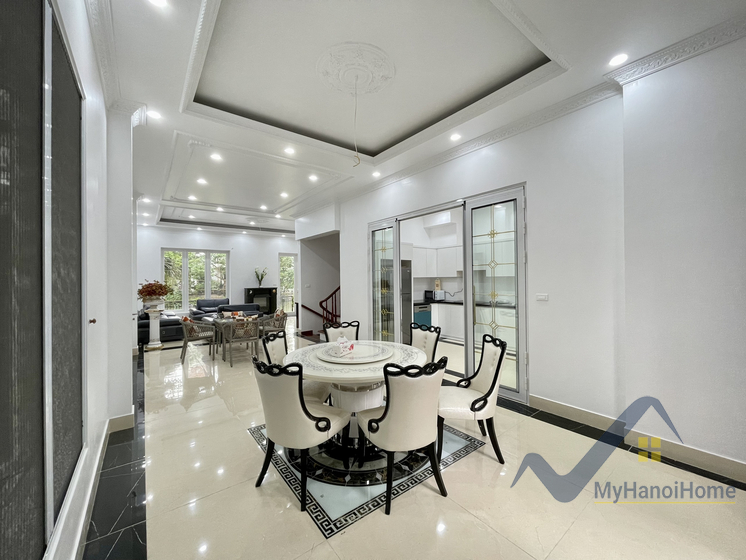 Thuê song lập biệt thự Vinhomes Riverside khu Hoa Sữa 3