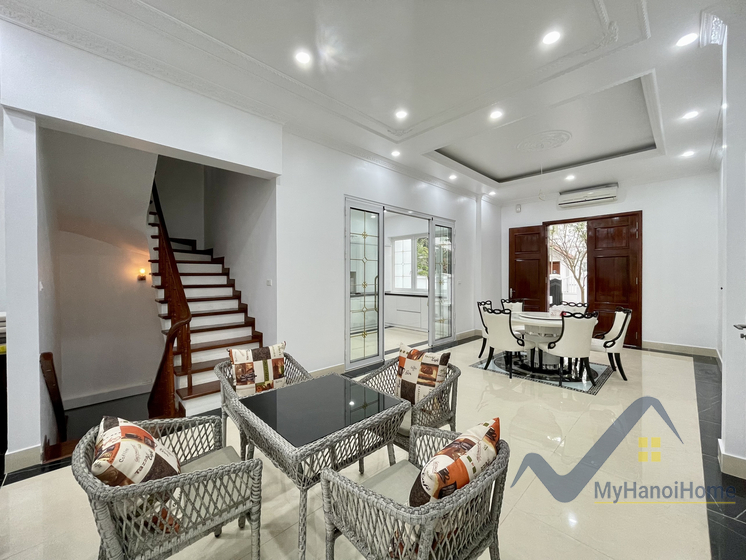 Thuê song lập biệt thự Vinhomes Riverside khu Hoa Sữa 4