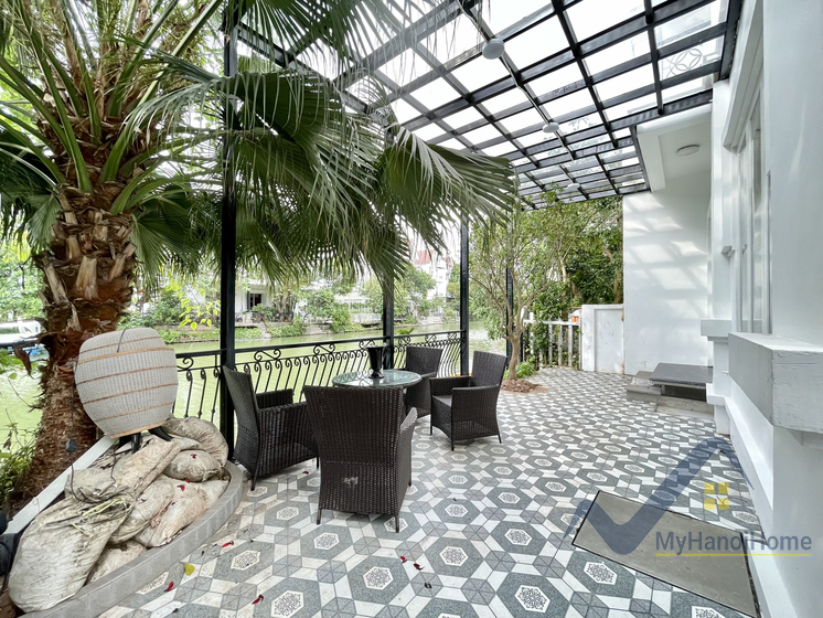 Thuê song lập biệt thự Vinhomes Riverside khu Hoa Sữa 7