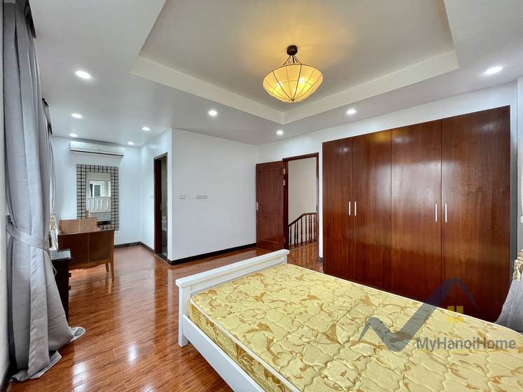 Thuê song lập biệt thự Vinhomes Riverside khu Hoa Sữa 9