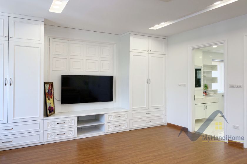 Thuê song lập Vinhomes Riverside full nội thất hiện đại 9